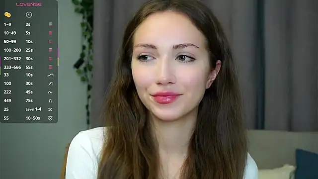 ZeniaBolich online show from October 3, 2025, 9:27 pm