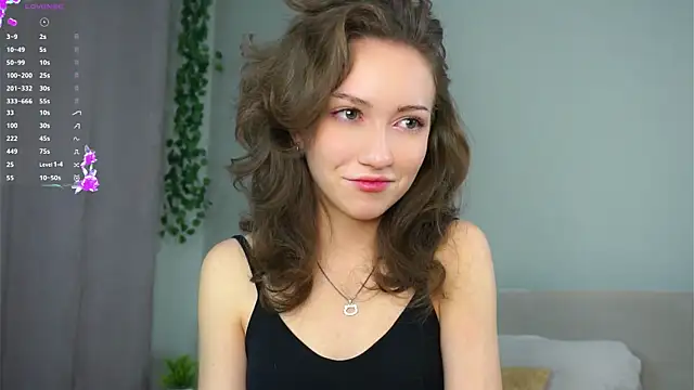 ZeniaBolich online show from November 12, 2025, 10:02 pm