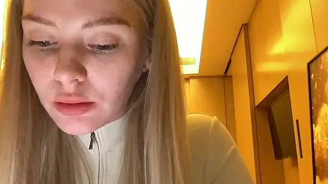 Nyssix online show from November 27, 2025, 6:08 pm