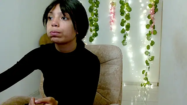 Snapshot of EIVIY1609 chatting on November 4, 2025, 1:04 pm EIVIY1609 online show from November 4, 2025, 1:04 pm