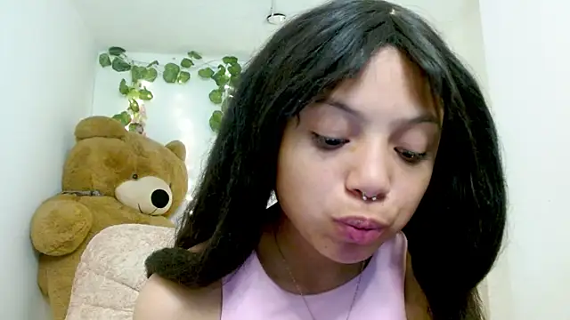 Snapshot of EIVIY1609 chatting on November 7, 2025, 2:21 pm EIVIY1609 online show from November 7, 2025, 2:21 pm