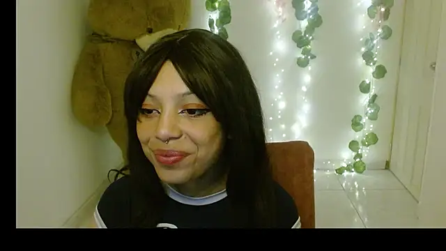 Snapshot of EIVIY1609 chatting on September 27, 2025, 2:01 pm EIVIY1609 online show from September 27, 2025, 2:01 pm