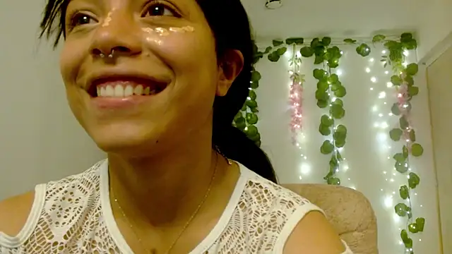 Snapshot of EIVIY1609 chatting on October 29, 2025, 2:05 pm EIVIY1609 online show from October 29, 2025, 2:05 pm