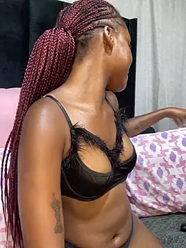 Littlebunny33 online show from April 20, 2026, 9:38 pm