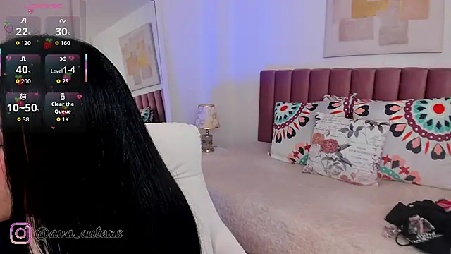 AvaScott  online show from December 3, 2025, 4:28 pm