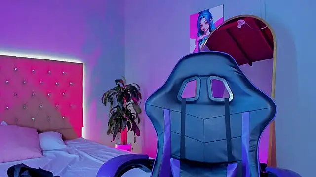 JennyLawrence online show from November 22, 2025, 7:46 pm