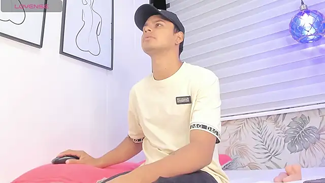 Snapshot of Tthiago_cruz chatting on September 24, 2025, 1:46 am Tthiago cruz online show from September 24, 2025, 1:46 am