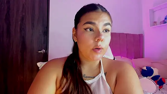 AliceThundeer online show from February 24, 2026, 4:13 am