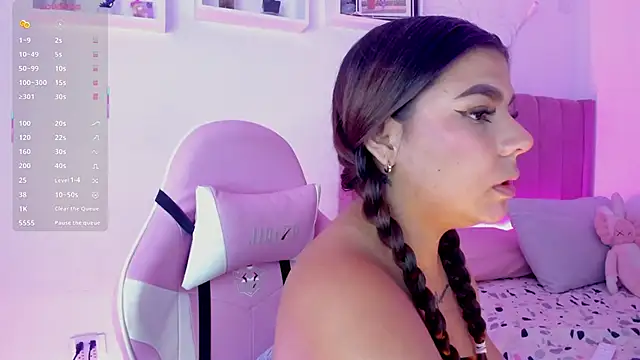 AliceThundeer online show from September 24, 2025, 4:19 am