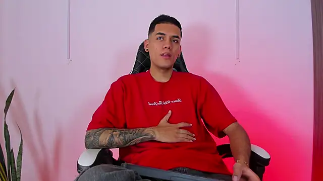 Nickyblazze  online show from September 17, 2025, 1:46 pm