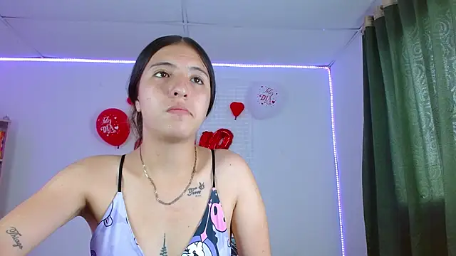 Snapshot of Lucy_y_Jacob chatting on September 28, 2025, 6:59 pm Lucy y Jacob online show from September 28, 2025, 6:59 pm