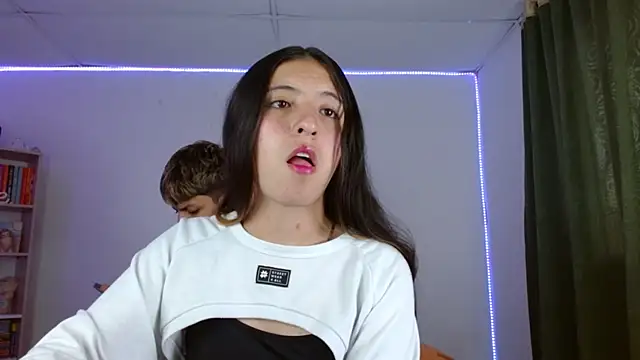 Snapshot of Lucy_y_Jacob chatting on September 29, 2025, 10:26 pm Lucy y Jacob online show from September 29, 2025, 10:26 pm