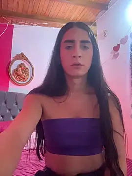 Snapshot of lola_diez chatting on October 21, 2025, 12:32 am lola diez online show from October 21, 2025, 12:32 am