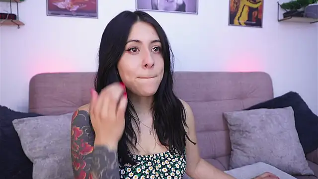 SophiieCumsx online show from June 27, 2026, 9:10 pm