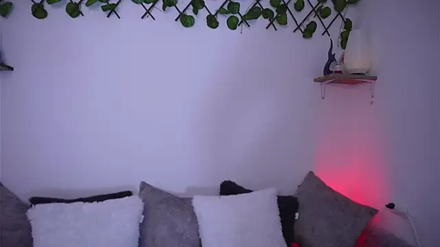 SophiieCumsx online show from October 8, 2025, 3:46 pm