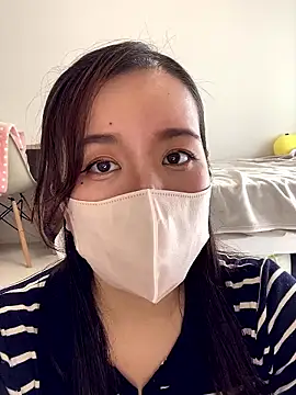 NATSUMI00 online show from September 27, 2025, 5:02 am