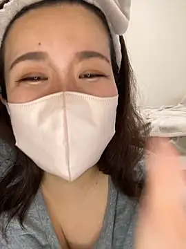 NATSUMI00 online show from October 20, 2025, 5:53 am