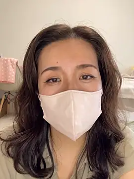 NATSUMI00 online show from October 4, 2025, 5:20 am