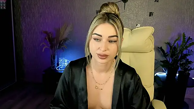 NikkiiStill online show from March 2, 2026, 3:18 am