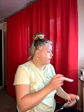 Snapshot of Nayvessa chatting on November 12, 2025, 7:23 am Nayvessa online show from November 12, 2025, 7:23 am