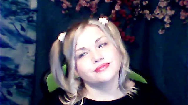 Snapshot of Nayvessa chatting on November 4, 2025, 12:20 pm Nayvessa online show from November 4, 2025, 12:20 pm