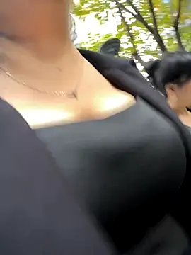 smgirls online show from November 14, 2025, 7:45 am