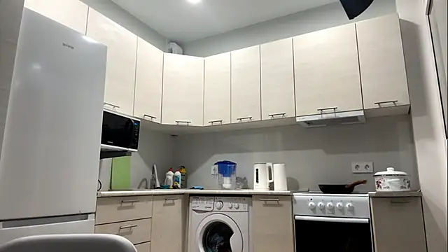 Snapshot of Denni_Spilber chatting on October 13, 2025, 3:13 pm Denni Spilber online show from October 13, 2025, 3:13 pm