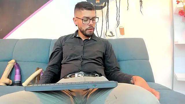 Snapshot of DanteWinter chatting on October 13, 2025, 1:40 am DanteWinter online show from October 13, 2025, 1:40 am