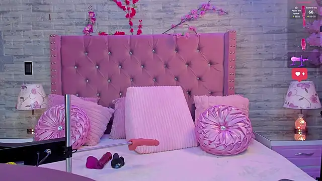 MadissonBonny  online show from November 17, 2025, 8:46 pm