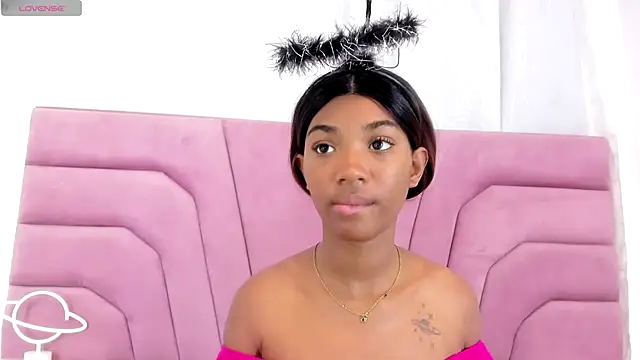 MarianRosse online show from October 18, 2025, 7:27 pm