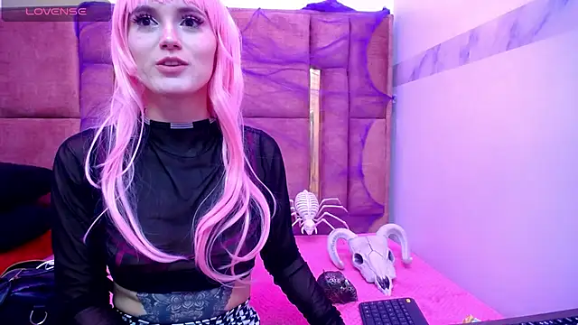 XBODTRIIPX online show from October 25, 2025, 4:44 am