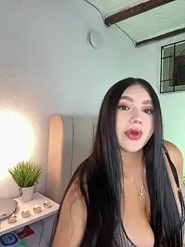 Snapshot of HilaryBlaze chatting on September 12, 2025, 2:44 am HilaryBlaze online show from September 12, 2025, 2:44 am