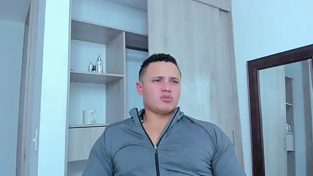 Snapshot of KingLevi01 chatting on February 2, 2026, 10:20 pm KingLevi01 online show from February 2, 2026, 10:20 pm