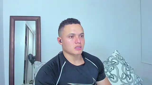 KingLevi01 online show from April 14, 2026, 12:04 am