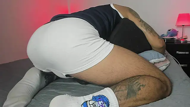 Snapshot of dereck_karter chatting on October 21, 2025, 12:11 am dereck karter online show from October 21, 2025, 12:11 am