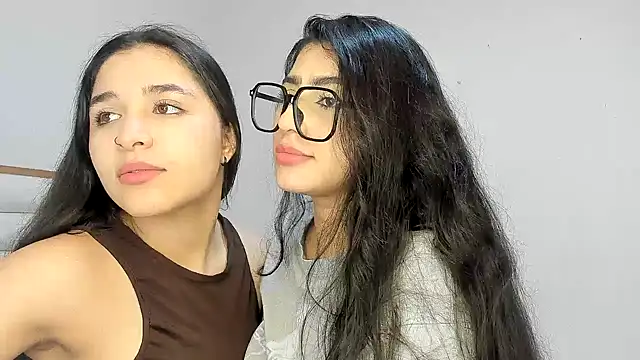 Snapshot of Sweet_and_Rous0 chatting on February 5, 2026, 3:35 am Sweet and Rous0 online show from February 5, 2026, 3:35 am