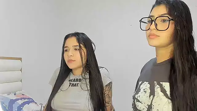 Snapshot of Sweet_and_Rous0 chatting on February 9, 2026, 2:09 am Sweet and Rous0 online show from February 9, 2026, 2:09 am