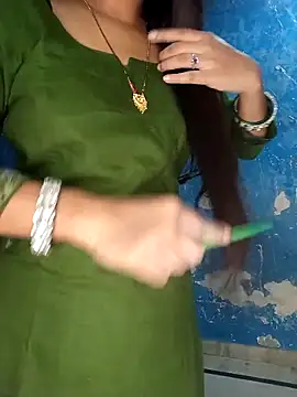 Komal-Rajput online show from November 15, 2025, 6:28 am