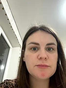 Risky-Flower online show from November 17, 2025, 7:29 pm