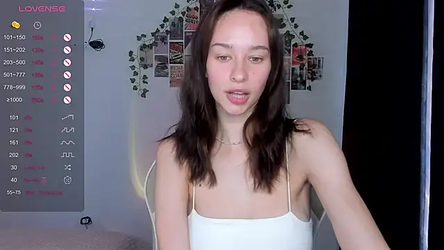 Snapshot of _Alissaa chatting on November 7, 2025, 12:53 pm Alissaa online show from November 7, 2025, 12:53 pm