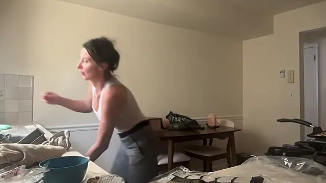 NurseStephania online show from October 9, 2025, 3:34 pm