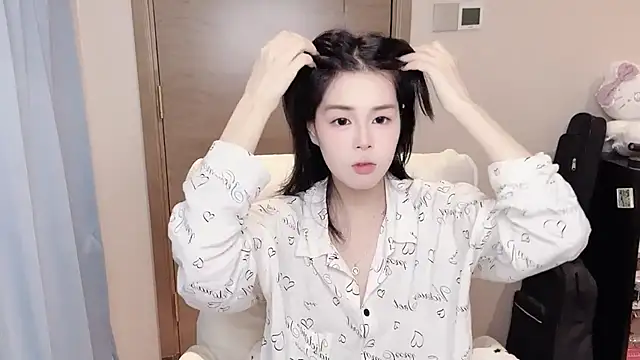 Koi-00 online show from February 3, 2026, 7:13 am