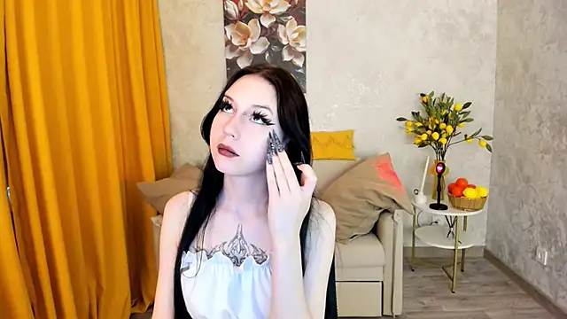 Snapshot of VioletHarme chatting on May 13, 2026, 12:34 pm VioletHarme online show from May 13, 2026, 12:34 pm