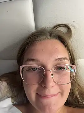 Snapshot of Bellatrisssaa chatting on September 16, 2025, 6:31 pm Bellatrisssaa online show from September 16, 2025, 6:31 pm