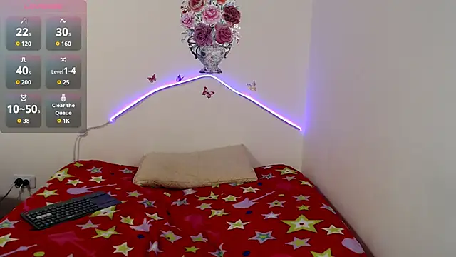 Valeryxs online show from October 4, 2025, 7:59 pm