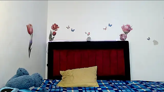Snapshot of Valeryxs chatting on April 20, 2026, 1:03 pm Valeryxs online show from April 20, 2026, 1:03 pm