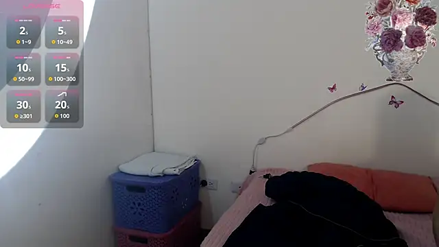 Valeryxs online show from September 24, 2025, 4:02 pm