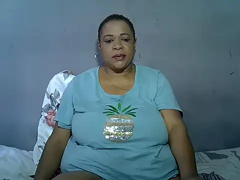 BUSTY QUEEEN online show from November 24, 2025, 9:53 am