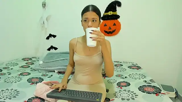 Sexy777Couple online show from October 24, 2025, 10:09 pm