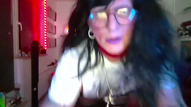 hellgirl1980 online show from April 14, 2026, 1:54 am